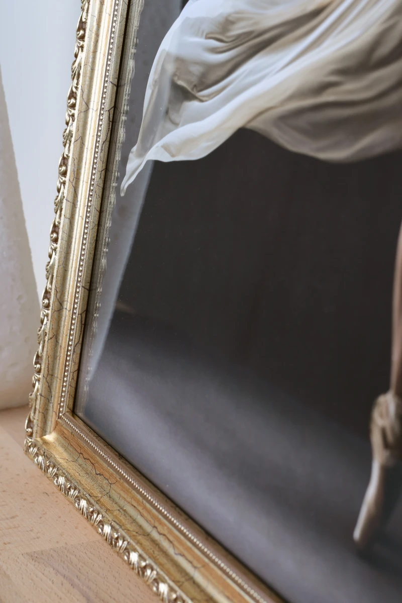 Cadre photo bois Lysann argent antique MonCadrePréféré, présenté en gros plan dans un intérieur stylé pour toi.