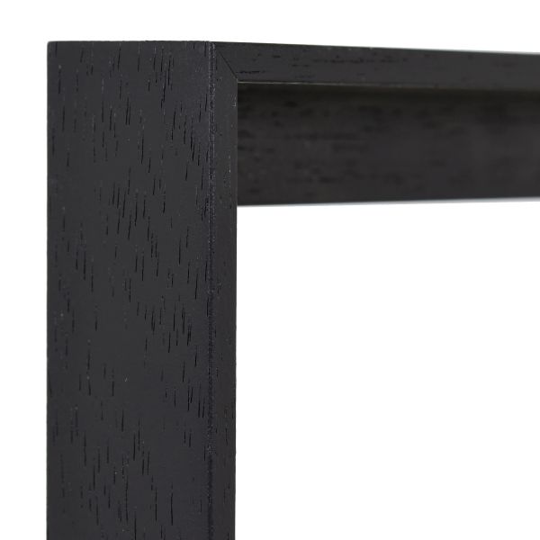 Découvre le détail du coin de ce cadre caisse américaine noir à pores ouverts, parfait pour tes toiles chez MonCadrePréféré.