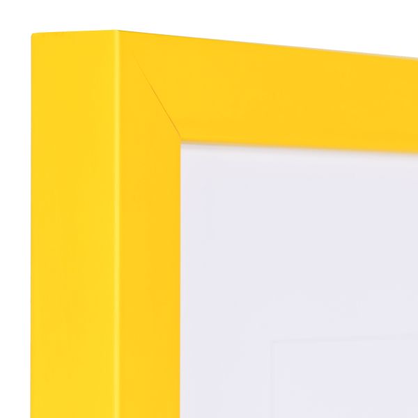 Découvre cet angle de cadre photo jaune MonCadrePréféré, avec sa surface lisse et son profil cubique élégant.