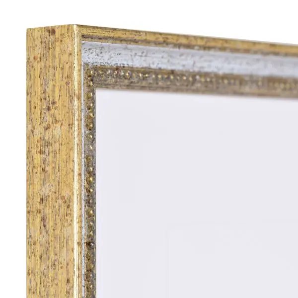 Découvre cet angle de cadre en bois blanc. Un style classique, antique avec finition perlée. Ton MonCadrePréféré idéal pour ta déco.