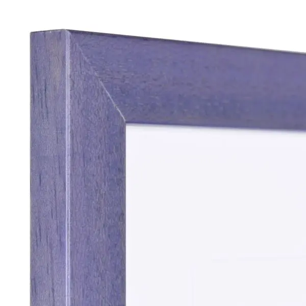 Découvre ce coin de cadre photo lilas en bois de MonCadrePréféré : structure visible, surface lisse et profil simple anguleux.