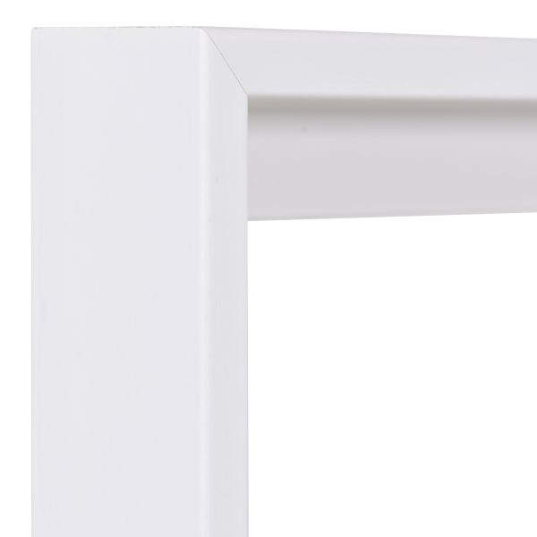 Admire l'angle du cadre Joline, un profil bois blanc moderne. Discret, il offre un élégant effet d'ombre flottante pour tes œuvres.