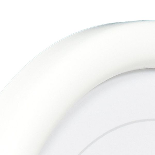 Découvre la vue détaillée de l'angle de ce cadre photo rond de couleur blanche chez MonCadrePréféré, parfait pour tes souvenirs.
