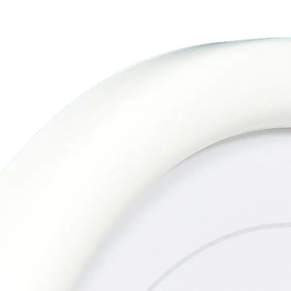 Découvre la vue détaillée de l'angle de ce cadre photo rond de couleur blanche chez MonCadrePréféré, parfait pour tes souvenirs.