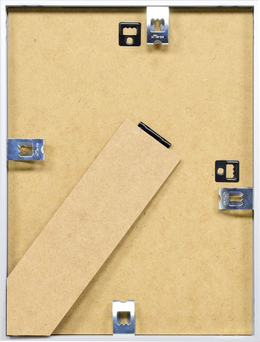 Vue arrière de ton cadre photo aluminium Profil S. Elle te montre la qualité des fixations MonCadrePréféré pour accrocher tes œuvres.