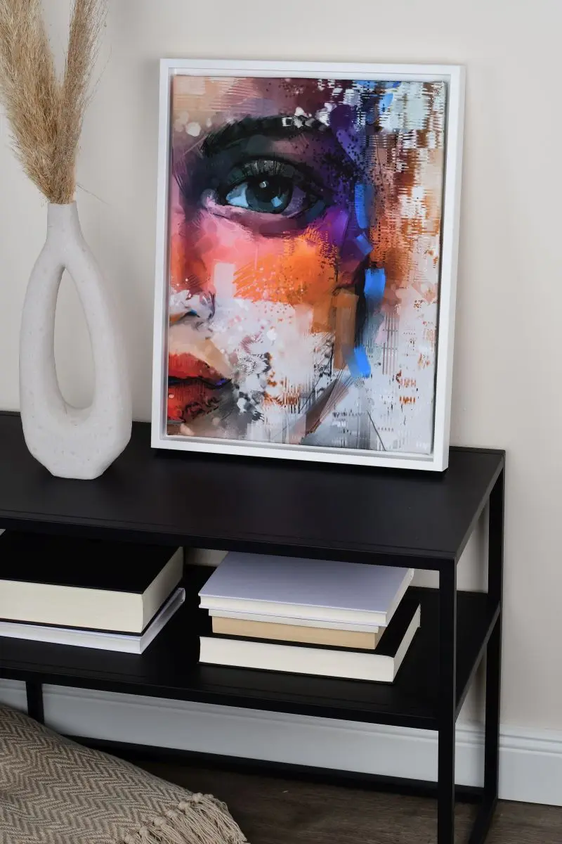 Découvre le cadre flottant Joline en bois blanc, idéal pour sublimer ton intérieur avec MonCadrePréféré.