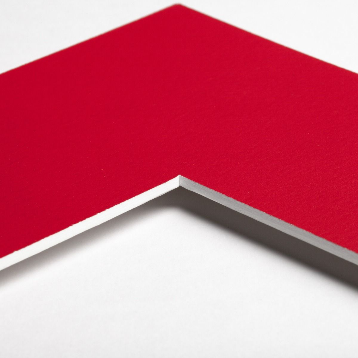 Découvre le coin élégant de ton passe-partout MonCadrePréféré couleur vin. Cet accessoire sublime tes photos et images.