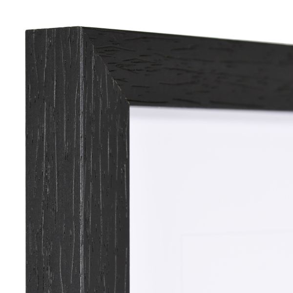 Regarde l'angle de ton cadre en bois noir, moderne et carré. La magnifique structure du bois est bien visible sur ce MonCadrePréféré.