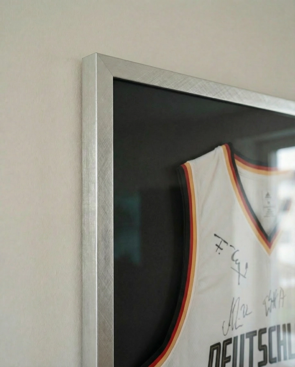 Le cadre pour maillot L (70 × 90 cm)