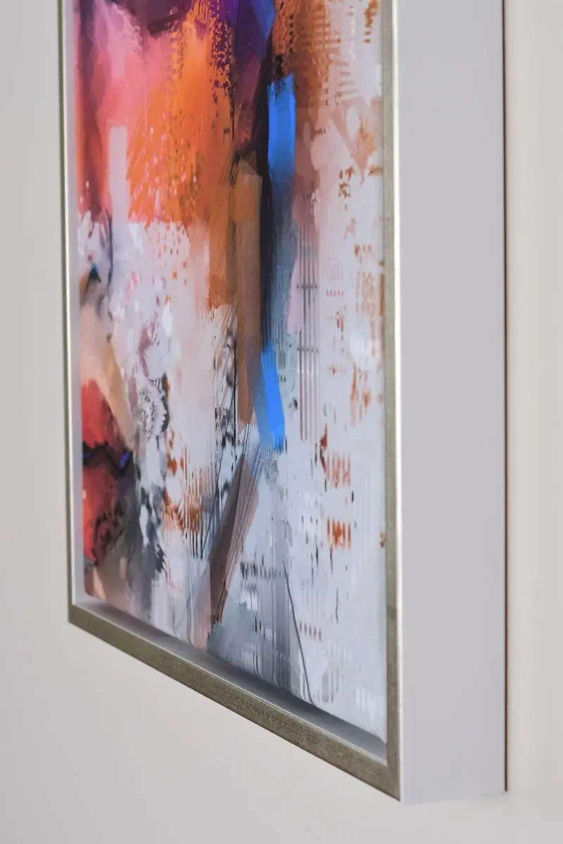 Regarde de près ce magnifique cadre caisse américaine Joline blanc-argenté. Un détail essentiel pour tes œuvres, signé MonCadrePréféré.