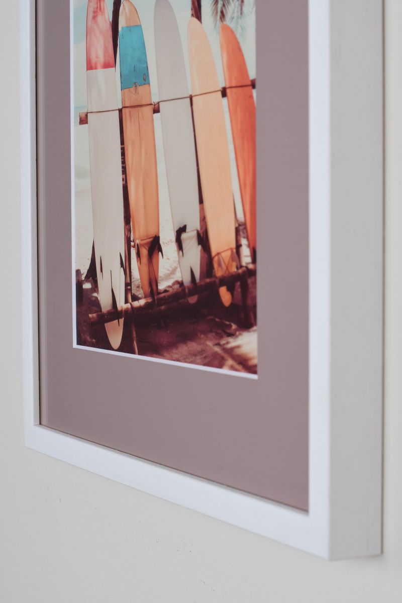 Ce cadre photo avec un passe-partout couleur café s'intègre parfaitement dans ton intérieur, vu en gros plan. Découvre MonCadrePréféré.