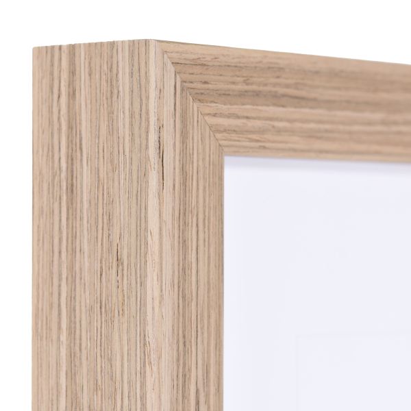 Admire le coin de ce cadre en bois 30x40 cm noyer avec veinure naturelle style champêtre MonCadrePréféré.