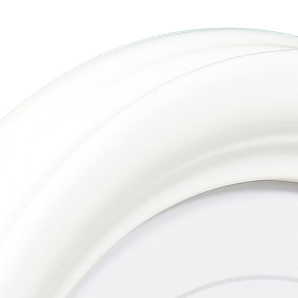 Découvre l'angle détaillé de ce cadre photo rond blanc. Chez MonCadrePréféré, tu trouveras ton cadre idéal de qualité.